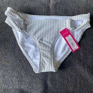 Brand new with tags size XS Xhilaration bikini bottom.